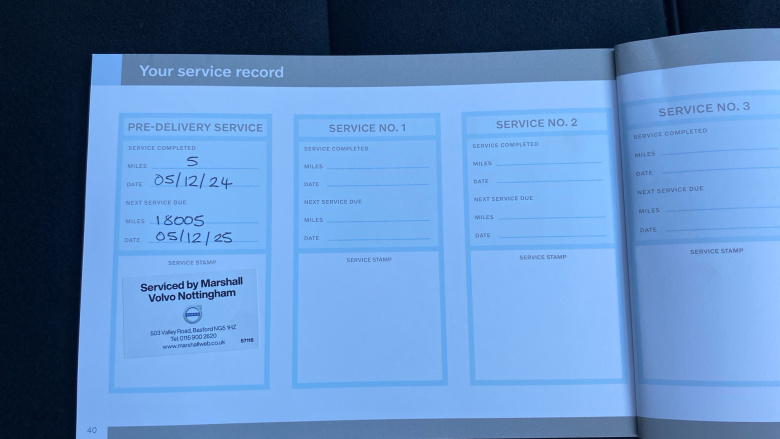 Volvo XC40 2.0 B4P Plus Black Edition 5dr Auto Petrol Estate